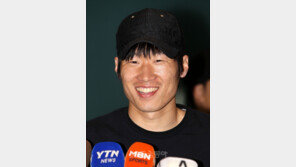 [포토] 환한 미소 짓는 박지성 ‘반가워요’