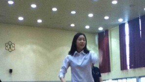 김연아, 체육선생님 변신…티셔츠에 트레이닝복 차림