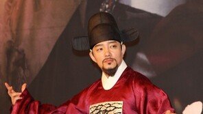 [SD포토] 이범수, 위엄넘치는 포즈인데 왠지 코믹해