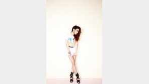 박봄, 과감한 하의실종 패션 ‘우월한 각선미’