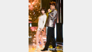 [포토] 가인, 볼륨 몸매에 박진영 ‘시선처리가…’