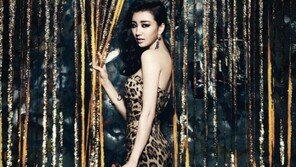 박하선, 펑키한 클러버로 변신 ‘도발적인 뒤태’