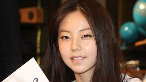 [포토] 원더걸스 소희, 입술 살짝 깨물고 ‘사랑 레이저 발사~’