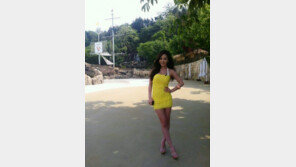 강예빈, 바캉스 패션 ‘빛나는 볼륨 몸매’