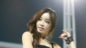 [포토] 치어리더, 섹시 호피 의상에 돋보이는 꿀벅지