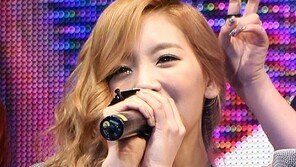 [포토] 태티서 태연, 멤버들 장난으로 ‘귀요미 변신’