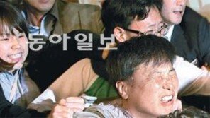 [통합진보, 종북-폭력의 그림자]조준호 머리채 잡은 ‘폭력女’ 정체 뭐길래…