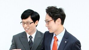 [포토] 유재석 매너폭발 ‘휘재가 가운데 서’
