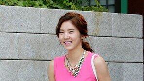 [포토] 손담비, 복고 벗고 섹시 강림… 하객패션 등극