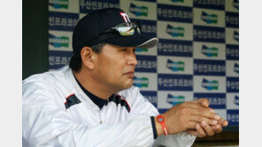 두산 김진욱 감독 “정답 없는게 야구…양 위원, 한마디 좀 해줘”