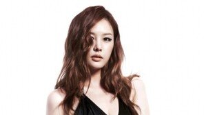 前기상캐스터 박은지, 의자 앉아 ‘볼륨과시’