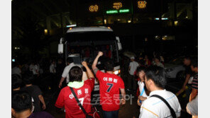 [김종건의 Let’s Go Baseball] 호랑이 김응룡 감독, 달리던 버스 세우고 “너 내려!…뛰어 와!”