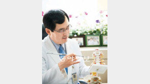 [헬스&뷰티]나쁜자세가 부른 거북·ET목 증후군 방치하면 디스크 탈출증 부른다