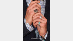 [SD포토] ‘터프한’ 소지섭, 사실은 섬세한 반지의 제왕(?)