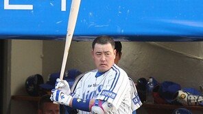 [포토] ‘삭발투혼’ 진갑용, 홈런 날릴기세