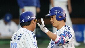 [포토] 신명철 ‘이게 신명철표 홈런이야’