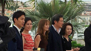 ‘다른나라에서’ 이자벨 위페르 “홍상수 감독 치밀”