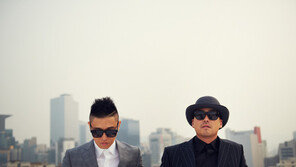 리쌍, 8집 두 번째 선공개곡 ‘너에게 배운다’…음원차트 강타