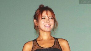 셀카에 강한 여성용 미러리스 카메라, 소니 NEX-F3 발표