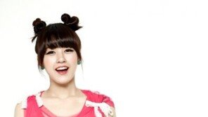 타히티 선영, ‘눈웃음’으로 삼촌 팬 애간장 녹여