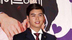 [SD포토] 이장우 ‘촌스러운 머리+수트’ 하지만, 광채가…