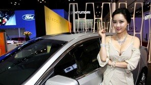 [포토] ‘부산모터쇼’ 민수아, 백옥피부+깜짝 볼륨감