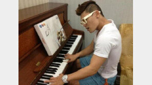 [스타 온라인] 김범수, 팬들에 선물 받으면 악상이 절로?