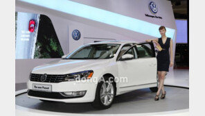 [2012부산국제모터쇼] 하반기 출시 앞둔 신형 파사트… 혁신적 연비 내세워 