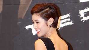 [포토] 김성령, 살짝 몸 돌리니… 반전 뒤태 ‘파격’