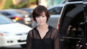 [포토] 오연수 치마 트랜스포머? ‘길이 조절룩’ 깜짝