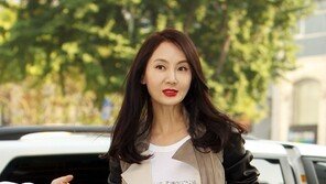 [포토] 채시라, 세월도 빗겨간 명품 각선미 ‘아찔’