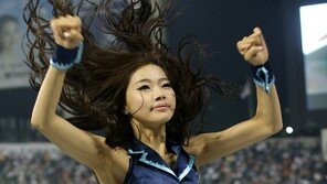 [포토] 치어리더 임아름, 아찔한 초미니로 각선미 과시