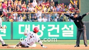 [SD포토] 발빠른 최희섭, 종범이형 유니폼효과?