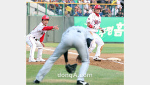 [SD포토] 이준호 “휴, 살았다~”