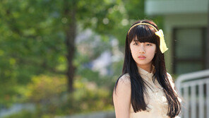 수지, 노란색으로 깔맞춤해도 굴욕없는 ‘여신 미모’