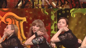 ‘컴백’ 지나, 각선미 돋보이는 ‘쩍벌 댄스’ 후끈!