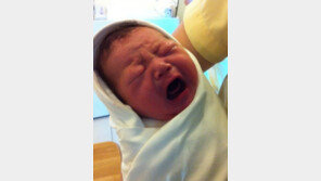 강성 득남 “기적을 경험했다” 아들 공개