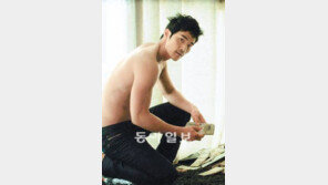 [이승재 기자의 무비홀릭]부자들 비판하는 영화를 부자가 만들어 富모은다?