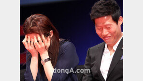 [SD포토] 고현정, 또 정수리 노출… 웃느라 ‘멘탈붕괴’