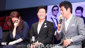 [SD포토] 성동일 말만 하면 고현정 ‘정수리 노출’