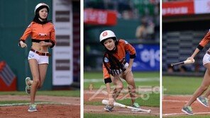 [포토] 롯데 배트걸 박기량, 허리 숙이고 대담한 꿀복근 노출