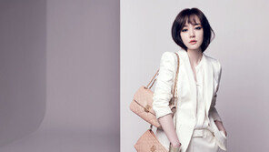 임수정, 고혹적인 눈빛 발사…男心 흔들