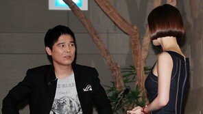 [SD포토] 임창정, 서영희 올려다보며 선배 포스 ‘폭소’