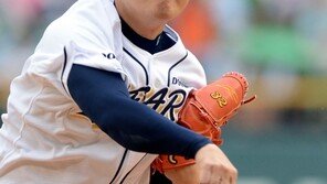 무릎 이상에 무너진 ‘16승 투수’ 김선우