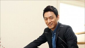 주진모, 하정우와 한솥밥