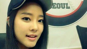 고우리, 시구하러 잠실구장 찾아… “꼭 우승하세요!”