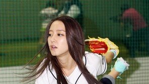 [포토] 레인보우 고우리, 우아한 시구 연습