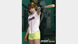 [포토] 레인보우 김지숙 ‘공을 저기로 날리겠어!’