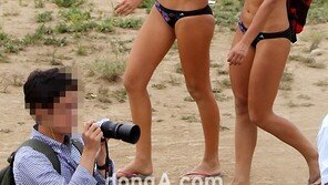 [SD포토] ‘女비치발리볼 대회’ 한강과 비키니 미녀(?)
