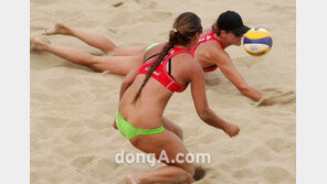 [SD포토] ‘女비치발리볼 대회’ 몸 날렸지만 ‘아까워!’